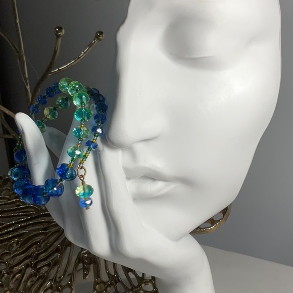 Gorgeous Colors! Glass Beaded Memory Wire Bracelet - Picture 4 of 4